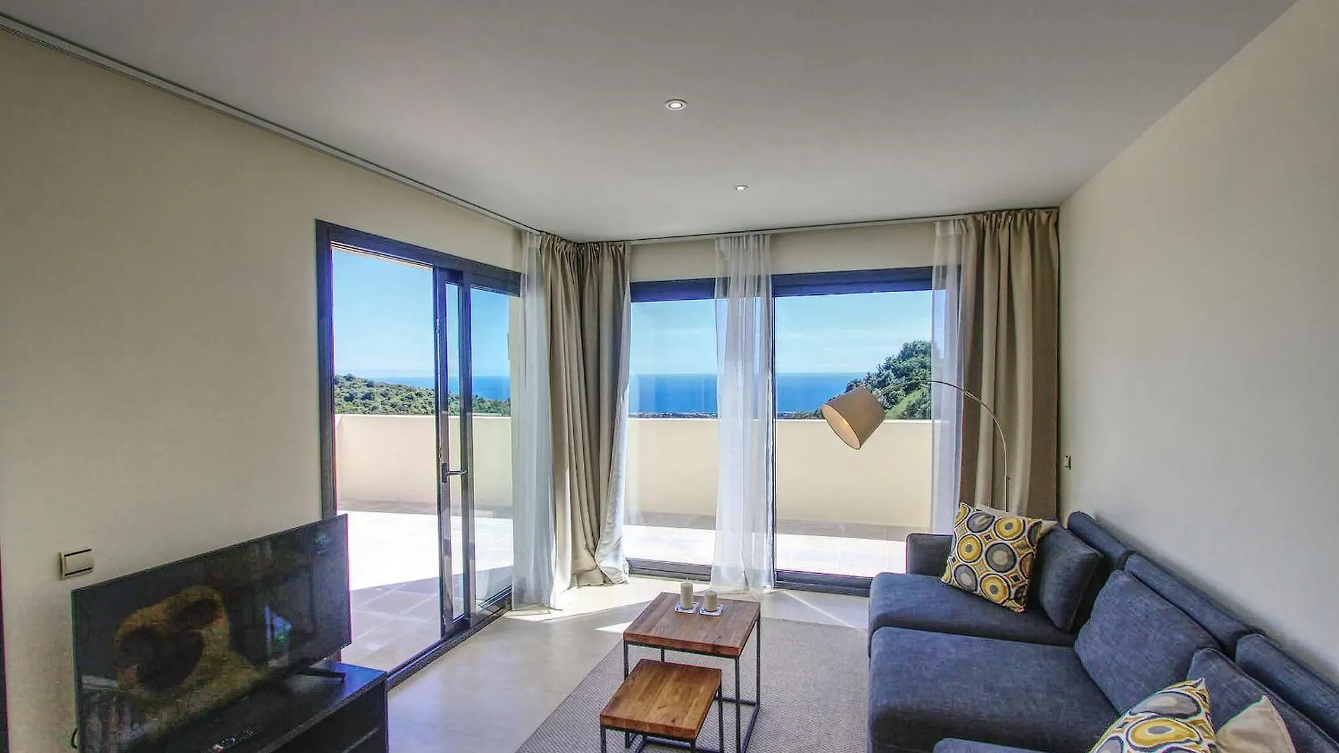 1090 Amazing Panorama Sea View Penthouse Large Terrace Heated Pool Gym Lejlighed Marbella