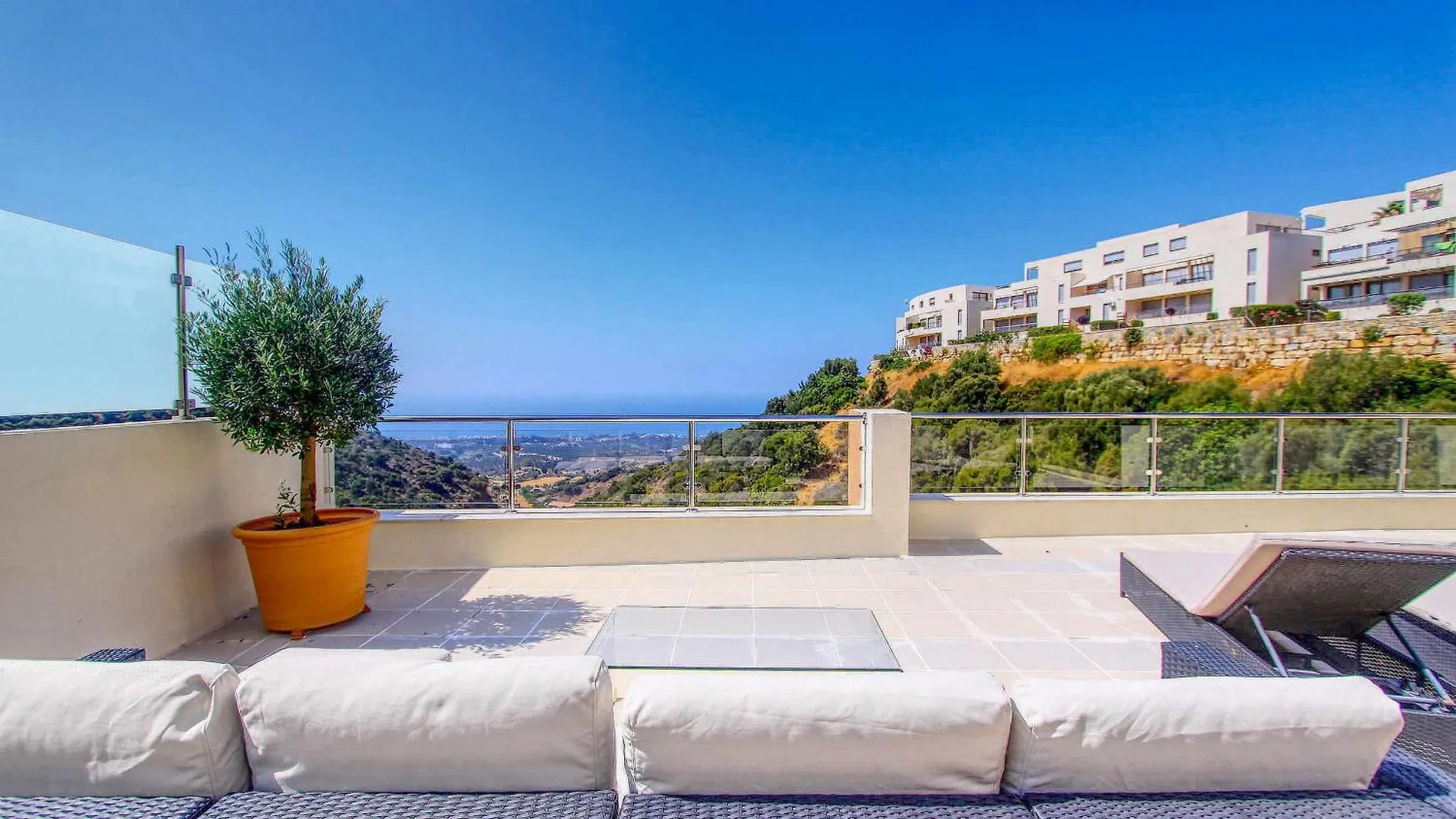 1090 Amazing Panorama Sea View Penthouse Large Terrace Heated Pool Gym Lejlighed Marbella