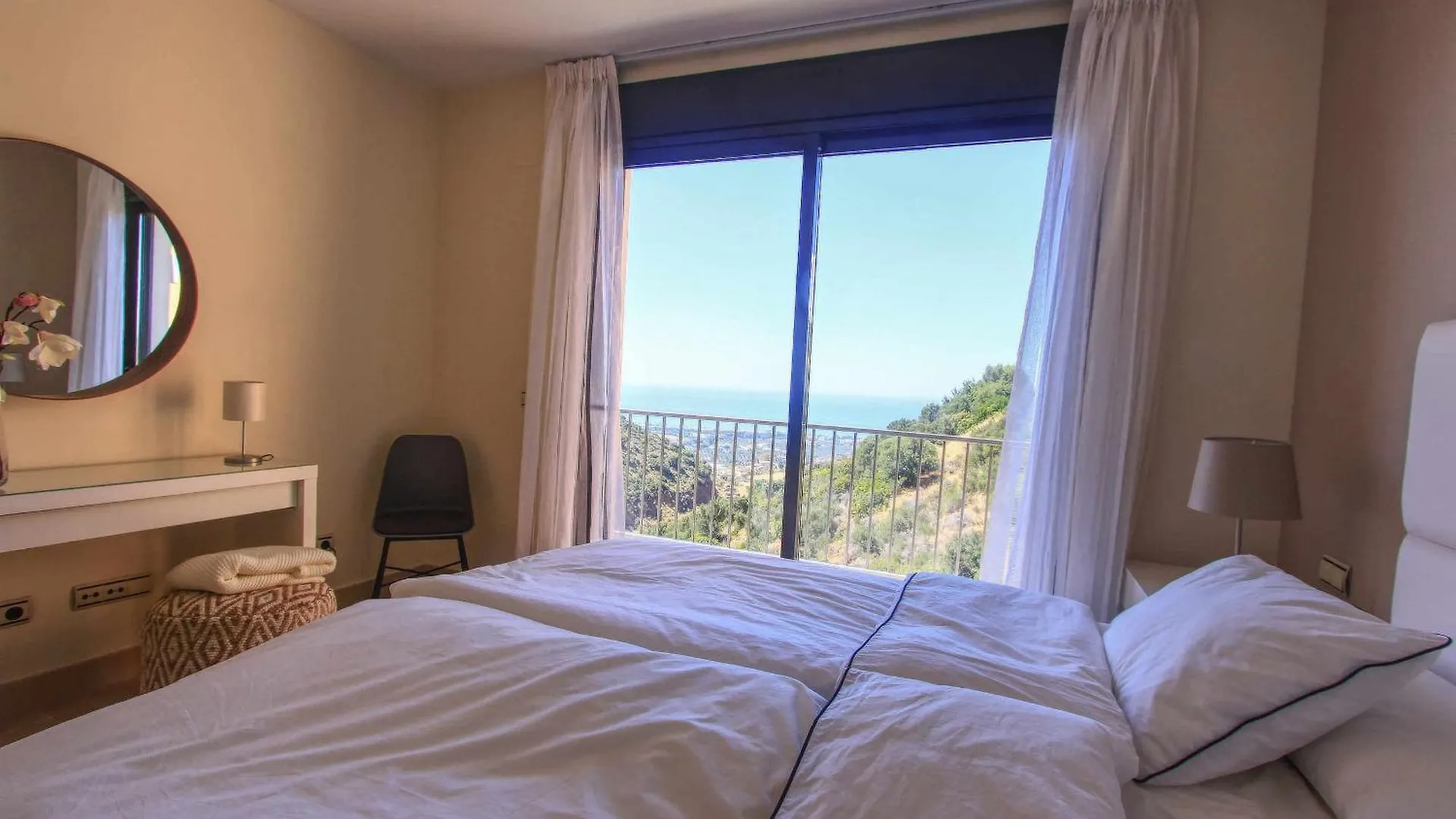 1090 Amazing Panorama Sea View Penthouse Large Terrace Heated Pool Gym Lejlighed Marbella